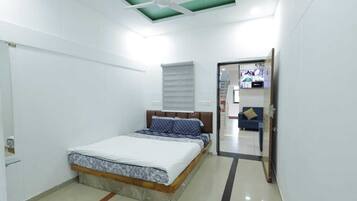 Double Room | Free WiFi