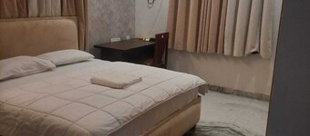 สกายรี โฮเทลส์ อลาปักกัม