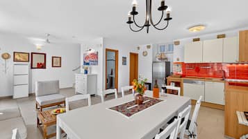 Villa (Villa Dabo with sea view) | Dining room