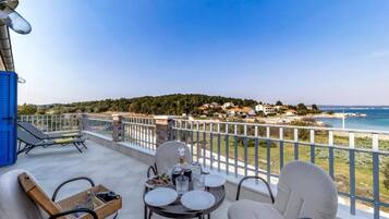 Villa (Villa Panda with pool and sea view) | Terrace/patio