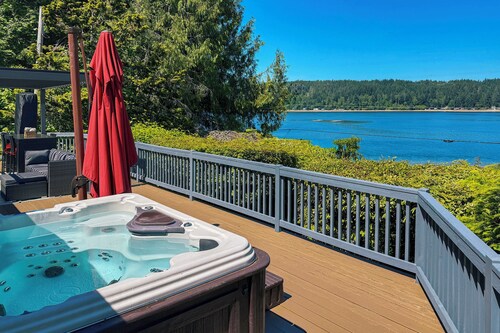 Waterfront Union Getaway w/ Ocean & Mtn Views