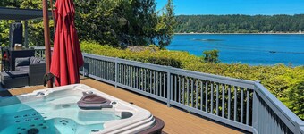 Waterfront Union Getaway w/ Ocean & Mtn Views