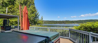 Waterfront Union Getaway w/ Ocean & Mtn Views