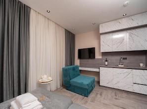 トリプルルーム (Triple Room with Sea View and Balcony) | 20 室のベッドルーム、WiFi (無料)