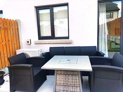 Spacious Double Room with Garden & Parking – Suitable for male or Couple