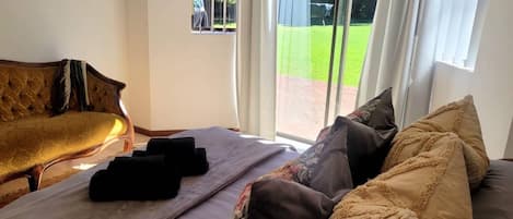 Iron/ironing board, Internet, bed sheets, wheelchair access