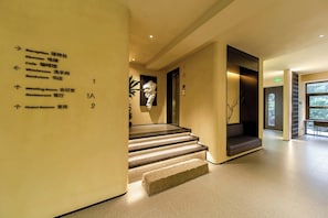 Reception - M Hotel (Hangzhou)