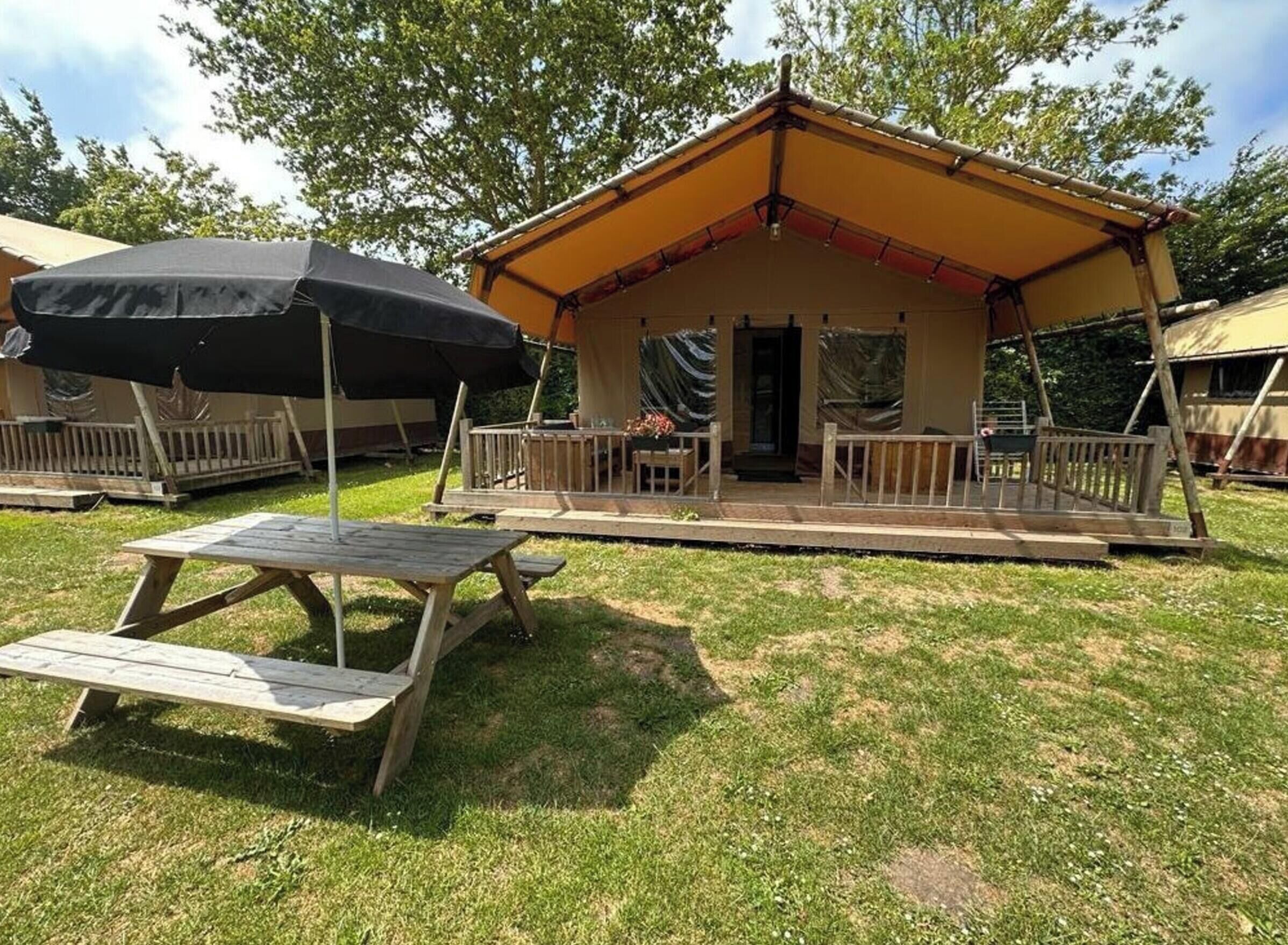 House | Outdoor dining