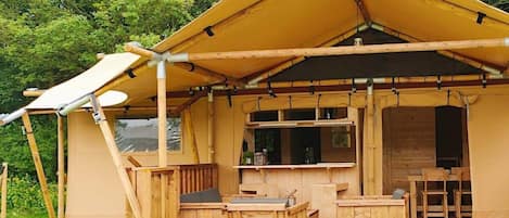 House | Outdoor dining