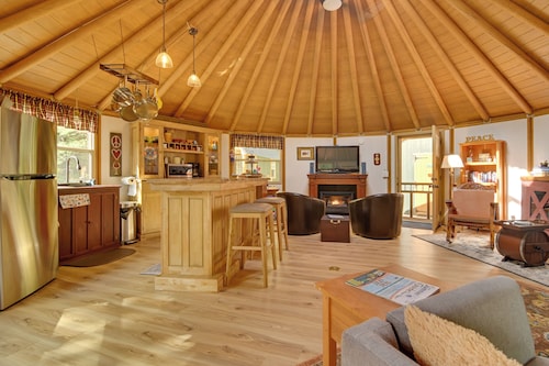 Unique Yurt Cabin Experience in Woods w/ Hot Tub