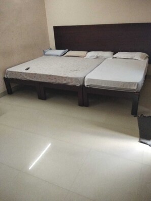 Triple Room - Royal Residency (Gingee)