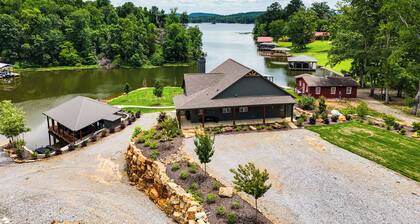 Private Boat Launch & Dock! Huge Lay Lake Retreat