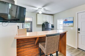 Private kitchen - Walk to Bay! Retreat Near Beaches & Tyndall AFB (Panama City)