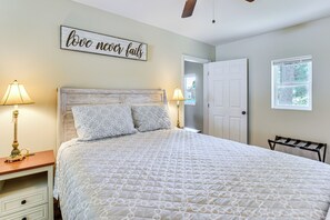 Room - Walk to Bay! Retreat Near Beaches & Tyndall AFB (Panama City)