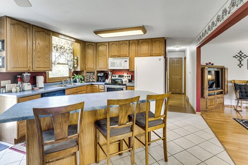 Explore Badlands Nat'l Park: Family Home w/ Patio