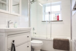 Bathroom - Spacious 2-bedroom bottom suite in vibrant Tsawwassen (Vancouver)