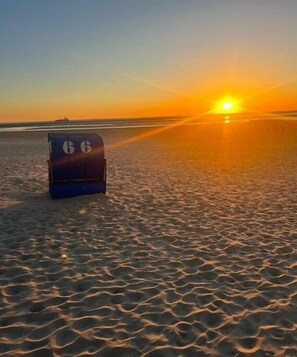 On the beach - Holiday apartment Crab Catcher (Borkum)