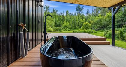 Modern Creekside Retreat w/ Outdoor Soaking Tub