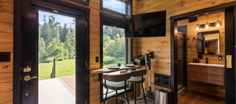 Modern Creekside Retreat w/ Outdoor Soaking Tub