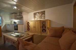 Living area - Holiday apartment with 2 bedrooms (Osteel)