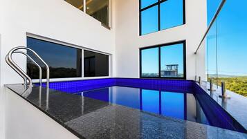 2 piscinas techadas