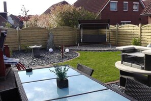 Outdoor dining - Holiday apartment with 1 bedroom (Greetsiel)