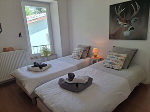 Room - Vrbo Property (Manteyer)