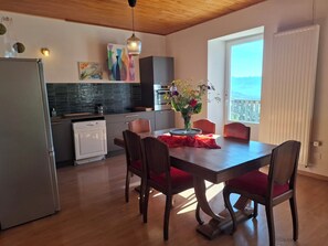 Dining - Vrbo Property (Manteyer)