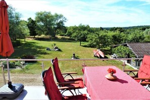 Outdoor dining - Holiday apartment with 2 bedrooms (Feldberger Seenlandschaft)