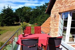 Outdoor dining - Holiday apartment with 2 bedrooms (Feldberger Seenlandschaft)