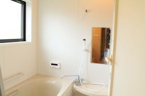 Hair dryer, towels, shampoo, toilet paper - Villa Lumière (Yamanakako-mura,Minamitsuru-gun)