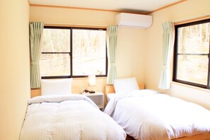 Twin Room, Garden View | Free WiFi - Villa Lumière (Yamanakako-mura,Minamitsuru-gun)