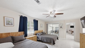 5 bedrooms, iron/ironing board, Internet, bed sheets