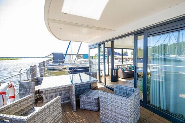 Outdoor dining - Sun deck DREAMING on the Baltic Sea (Peenemünde)
