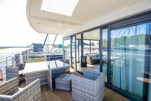Outdoor dining - Sun deck DREAMING on the Baltic Sea (Peenemünde)