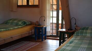 2 Schlafzimmer, Reisekinderbett, kostenloses WLAN, Bettwäsche