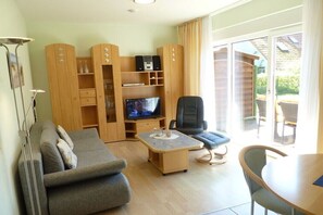 Living area - Holiday apartment with 1 bedroom (Dorum-Neufeld)