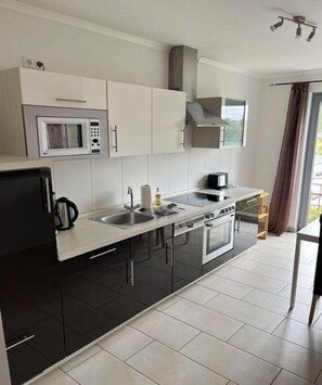 Fridge, oven, stovetop, dishwasher - Strandbude Zinnowitz (Zinnowitz)