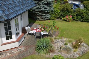 Outdoor dining - Holiday home in the Baltic Sea with 2 bedrooms (Seeheilbad Zingst)