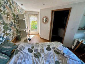 Iron/ironing board, WiFi, bed sheets - Vrbo Property (Lège-Cap-Ferret)