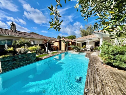 Gite de charme 
Animaux de compagnie acceptés!
spa privatisable 
Piscine