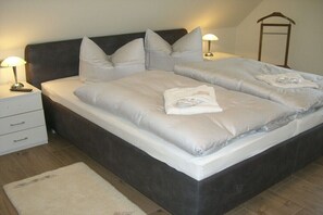 Room - Holiday home in Zingst with swimming pool (Zingst)