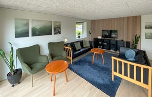 Smart TV - Nice home in Strøby with WiFi (Strøby)