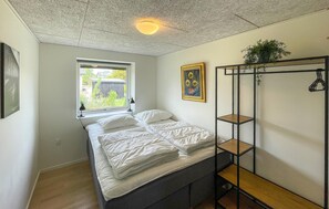 Free WiFi - Nice home in Strøby with WiFi (Strøby)