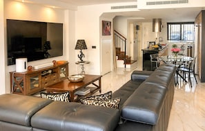 Smart TV, fireplace - 3 bedroom stunning home in Benalmádena (Benalmádena)