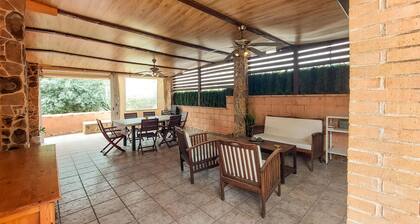 Lovely home in El Campello with private swimming pool, can be inside or outside