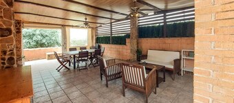 Lovely home in El Campello with private swimming pool, can be inside or outside
