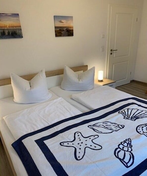 2 bedrooms, free WiFi, bed sheets - Holiday apartment with 2 bedrooms (Ostseebad Rerik)