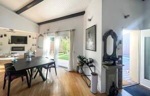 Dining - Charmante maison avec piscine (Lagord)