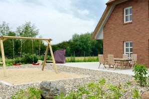 Outdoor dining - Baltic Sea holiday home Emmy (Ostseebad Rerik)